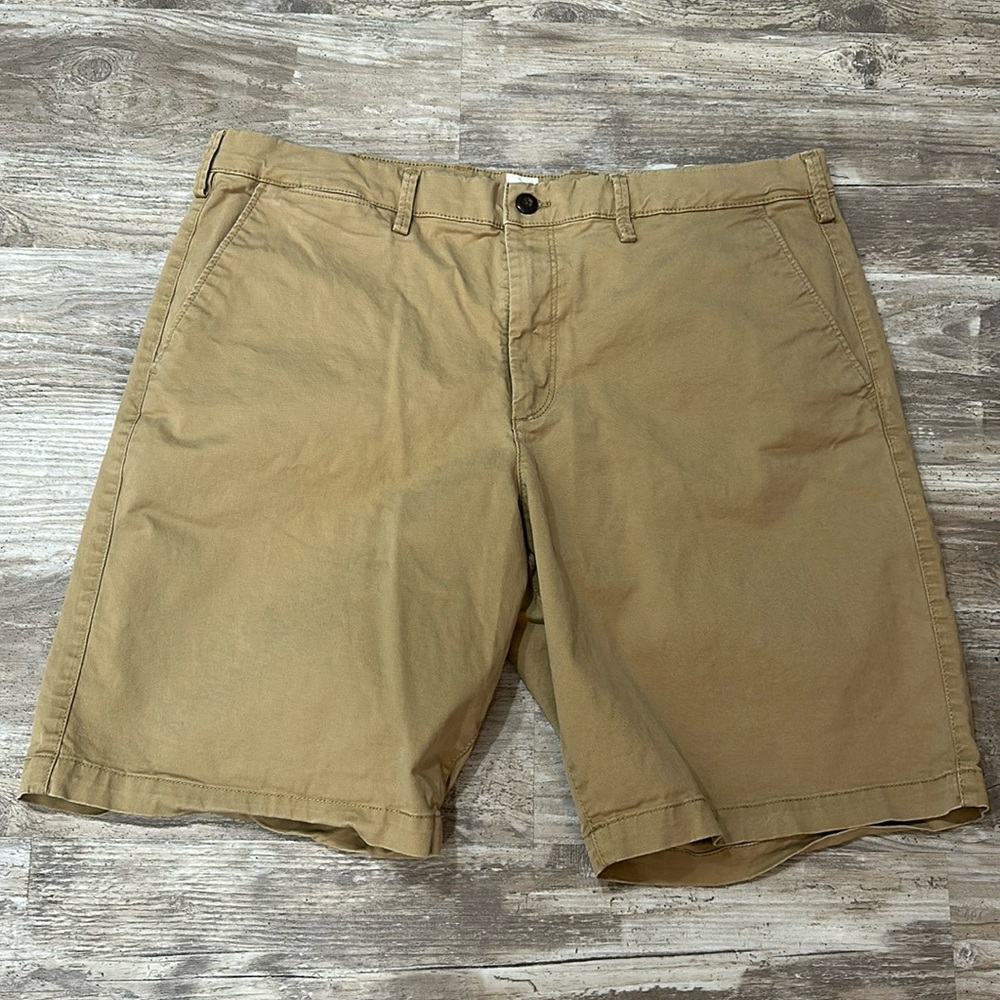 Gap shorts 10” khaki. Size 38